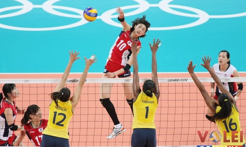 Ne apropiem de sferturi la volei feminin